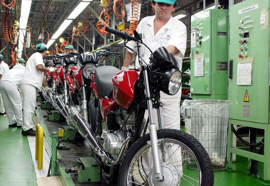 Preço de produtos na saída das fábricas sobe 1,63% em março, diz IBGE